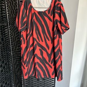 Boohoo Red and Black Animal Print Short Sleeve Top